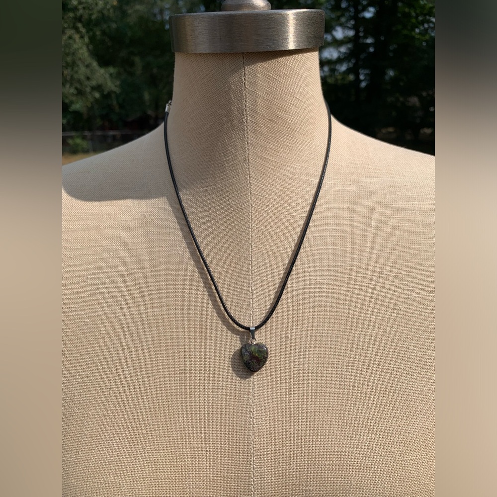 Handmade Genuine Stone Heart Amulet Necklace - Picture 13 of 15